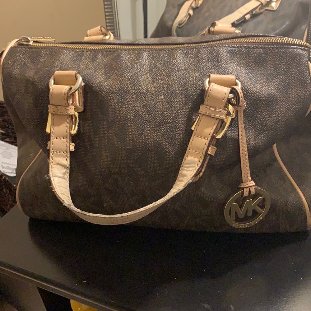 Micheal Kors HOBO Satchel